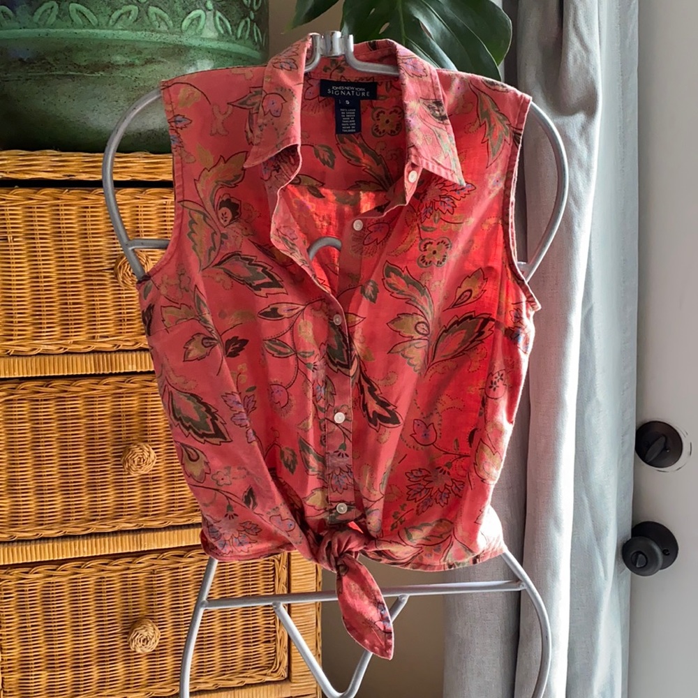 *SOLD on DEPOP* Sleeveless Linen Button-down Crop with Tie Waist S
